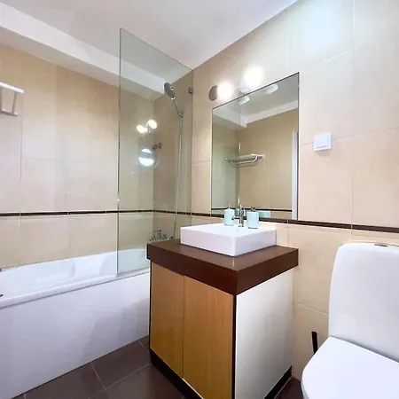 Principe Real Magnificent Duplex View * Lissabon